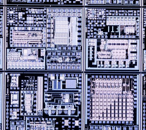 芯片缺货潮加剧 电源管理芯片短缺最严重，龙头股飞涨背后谁是赢家？